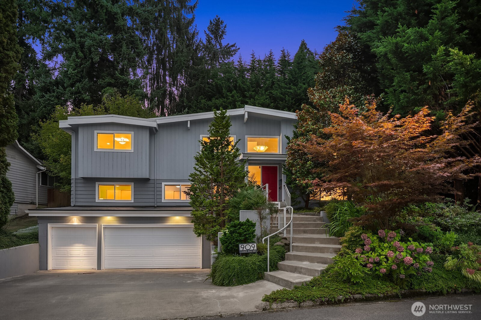 909 110th Avenue SE, Bellevue, WA 98004