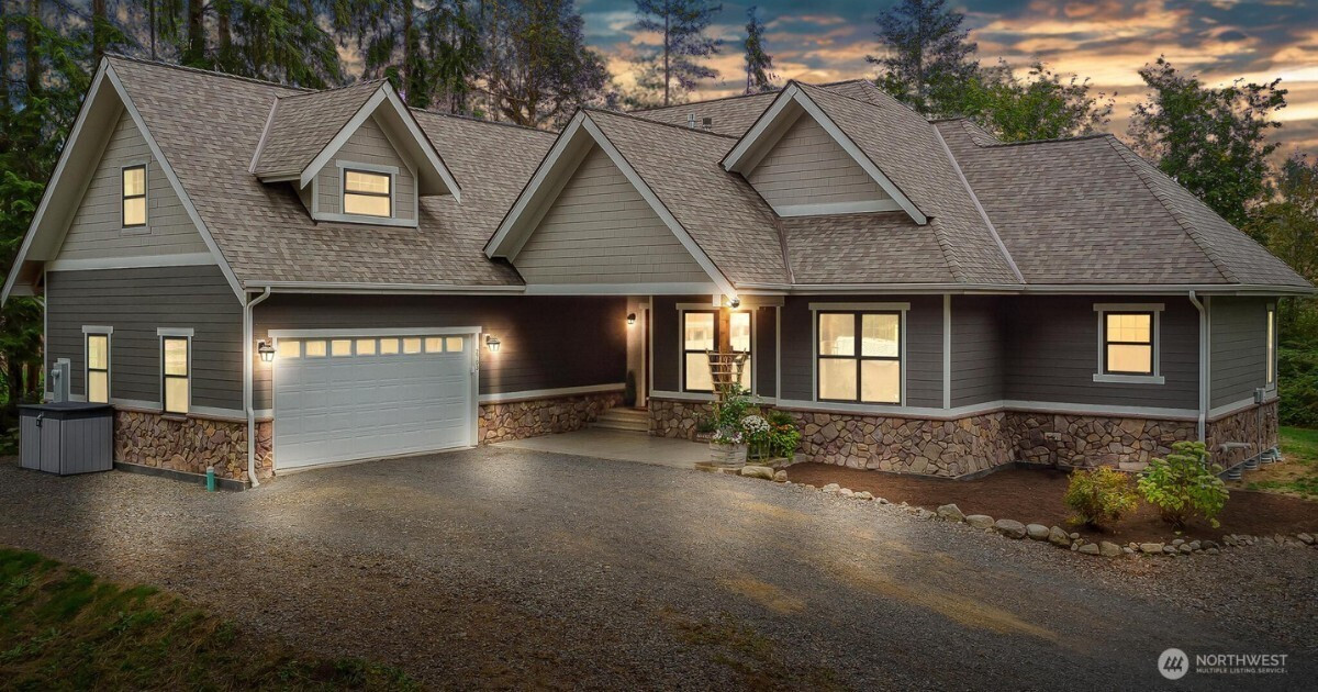 2703 233rd Avenue SE, Snohomish, WA 98290