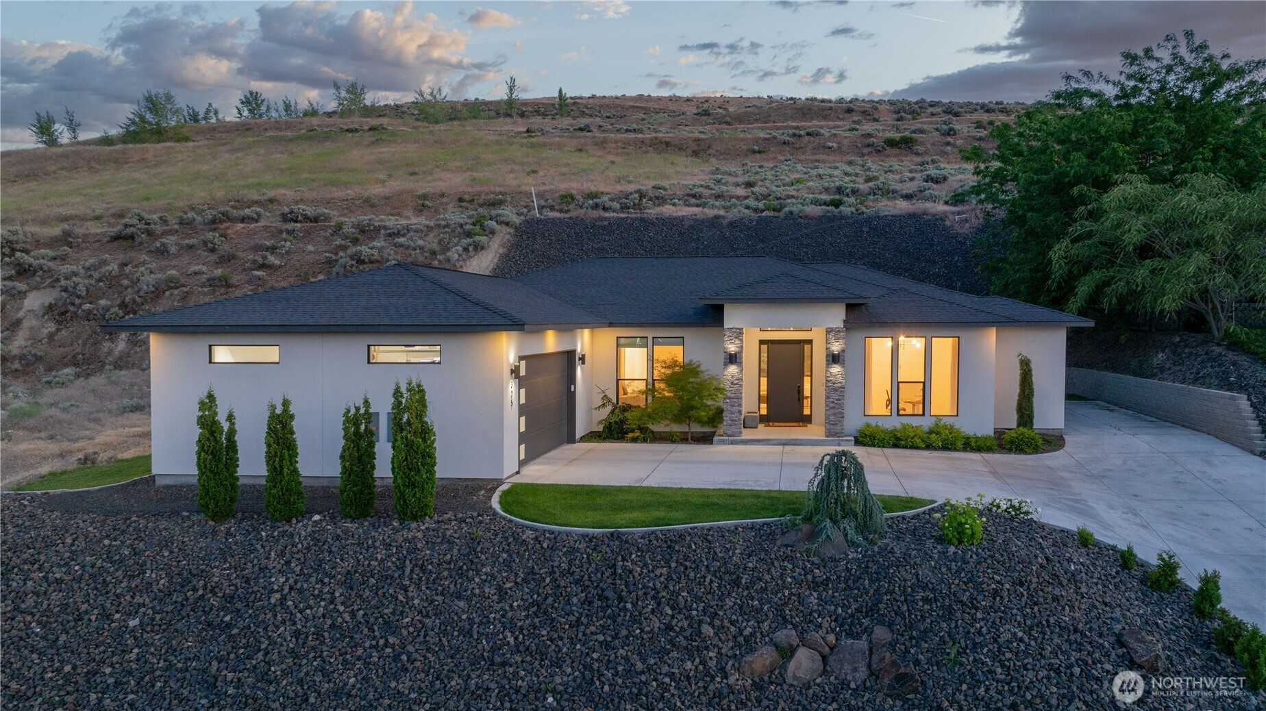 325 Rockwood Drive, Richland, WA 99352