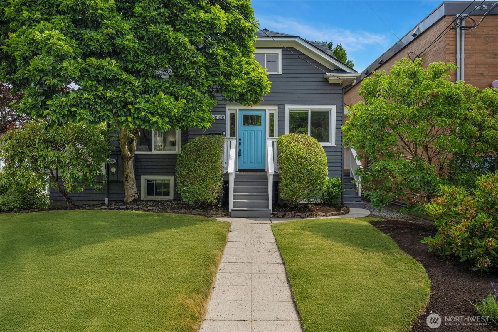 1222 6th Avenue N, Seattle, WA 98109