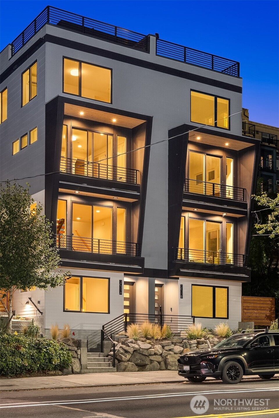 2009 Dexter Avenue N, Seattle, WA 98109