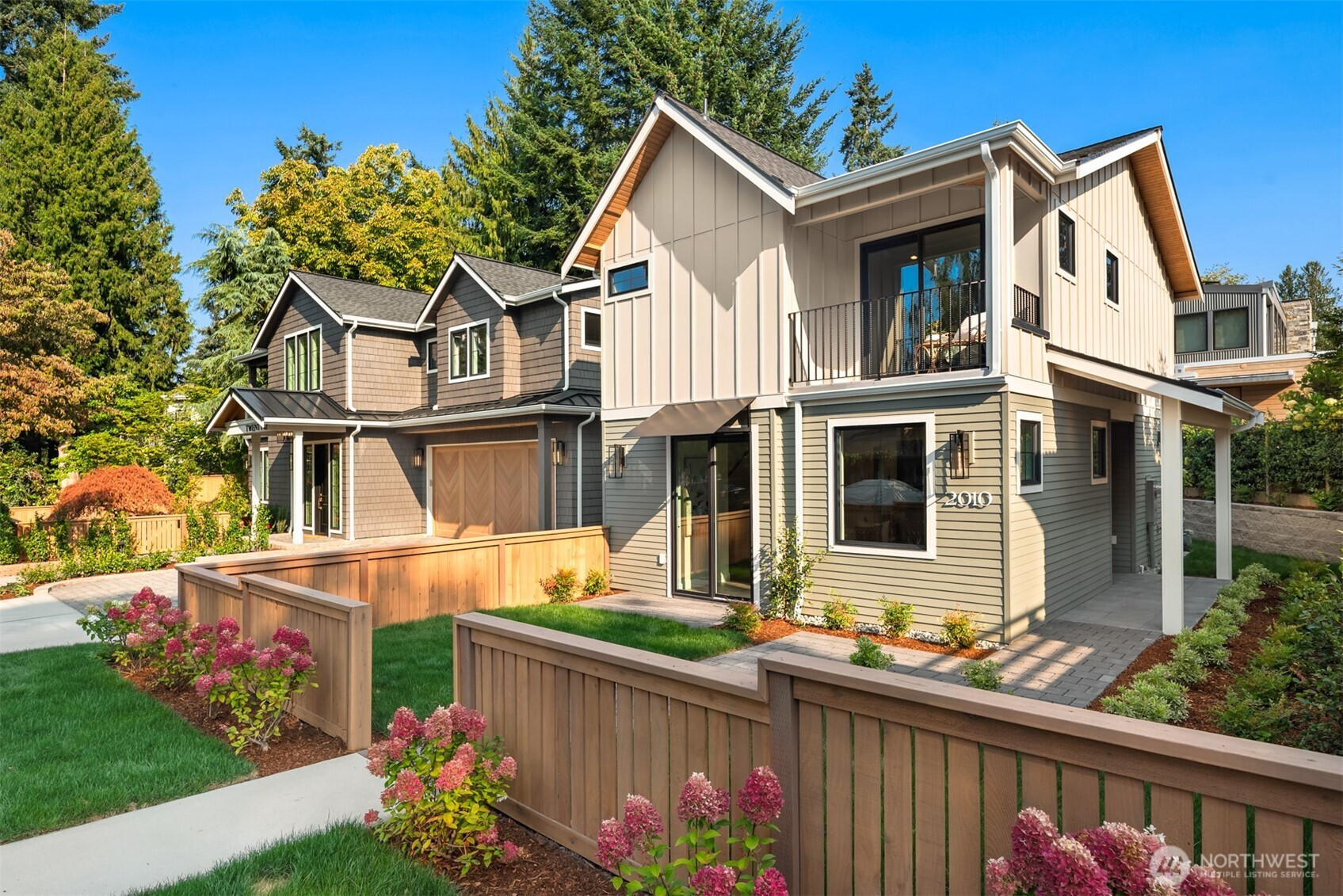 2010 9th Street W, Kirkland, WA 98033