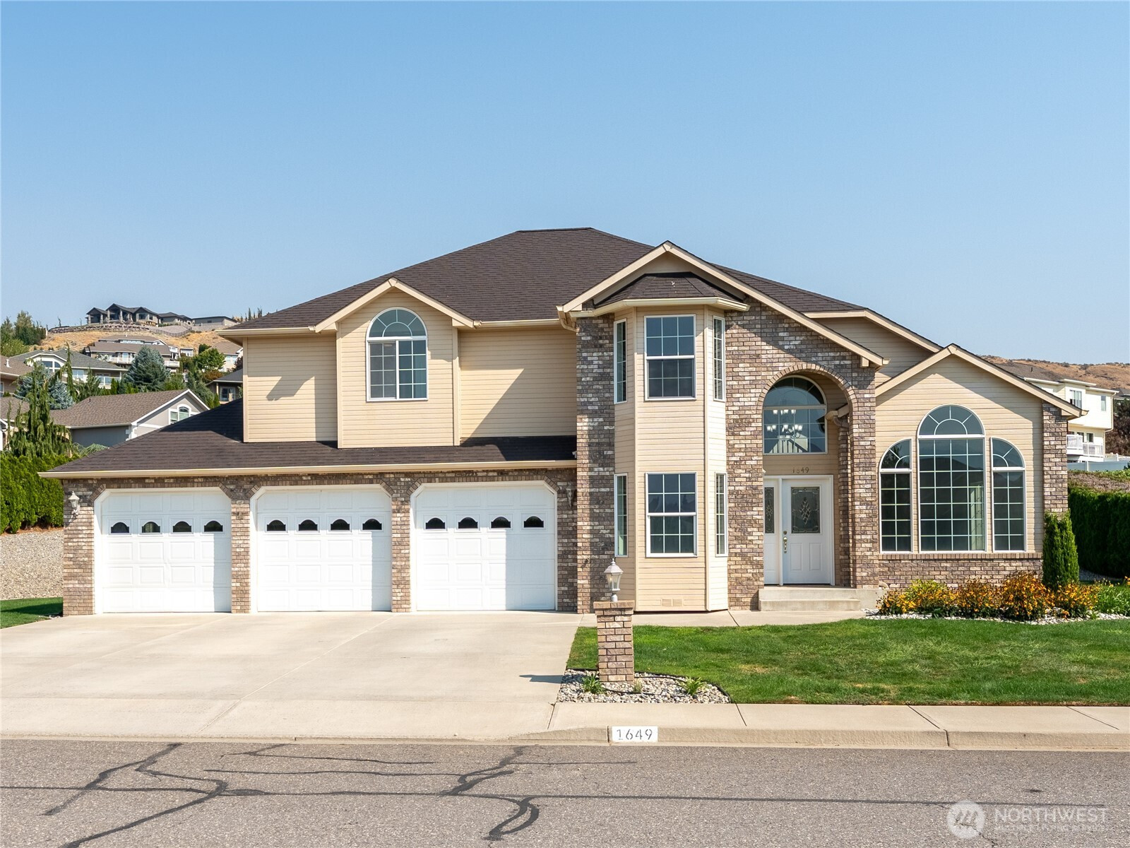1649 Huntwood Lane, East Wenatchee, WA 98802