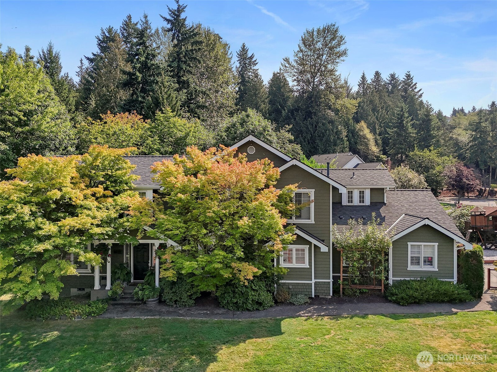 1835 Brookmonte Drive SE, Puyallup, WA 98372