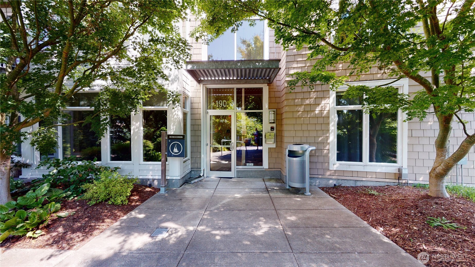 190 Harbor Square Loop NE, Bainbridge Island, WA 98110