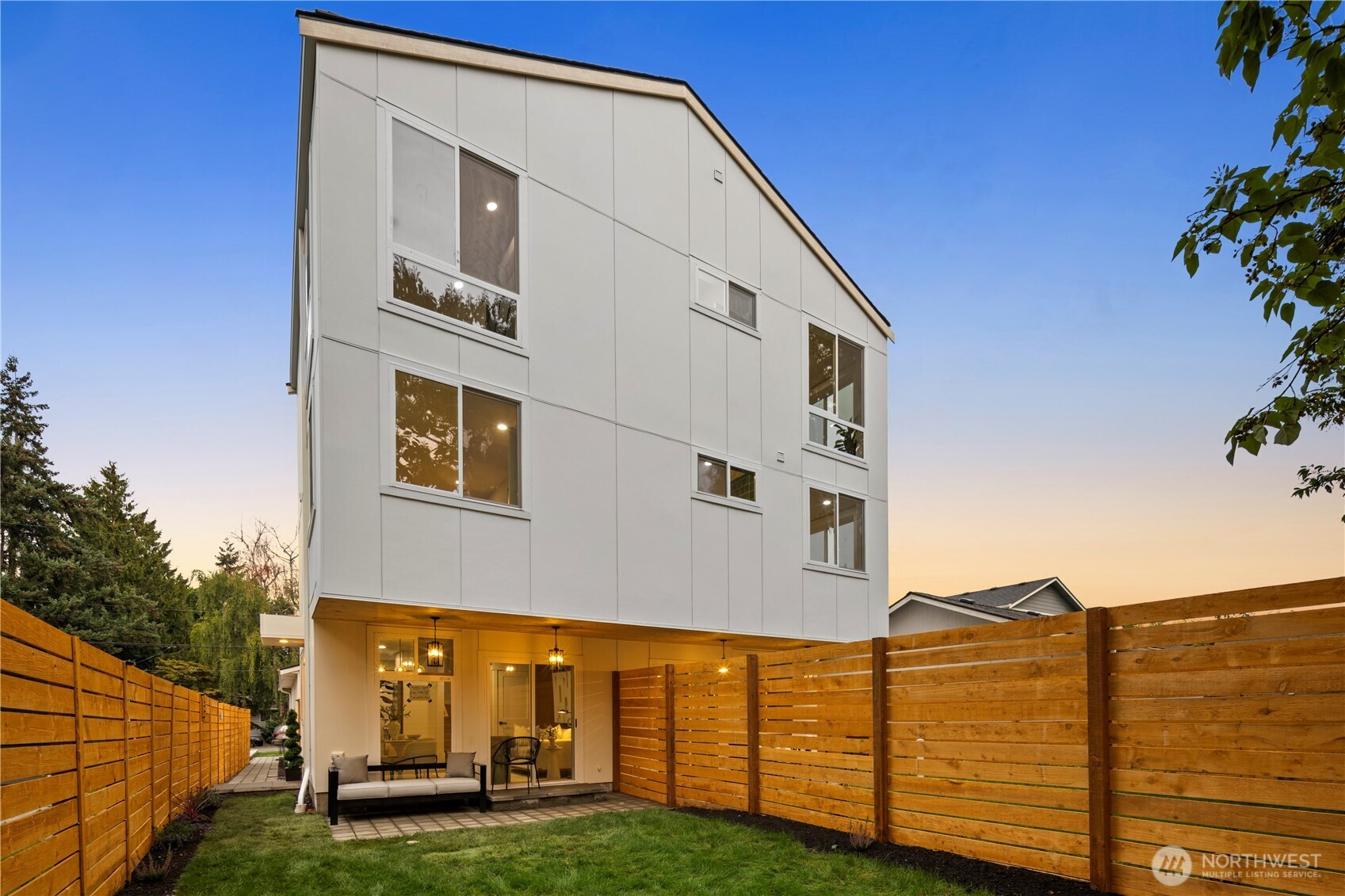 9031 4th Avenue NW, Seattle, WA 98106