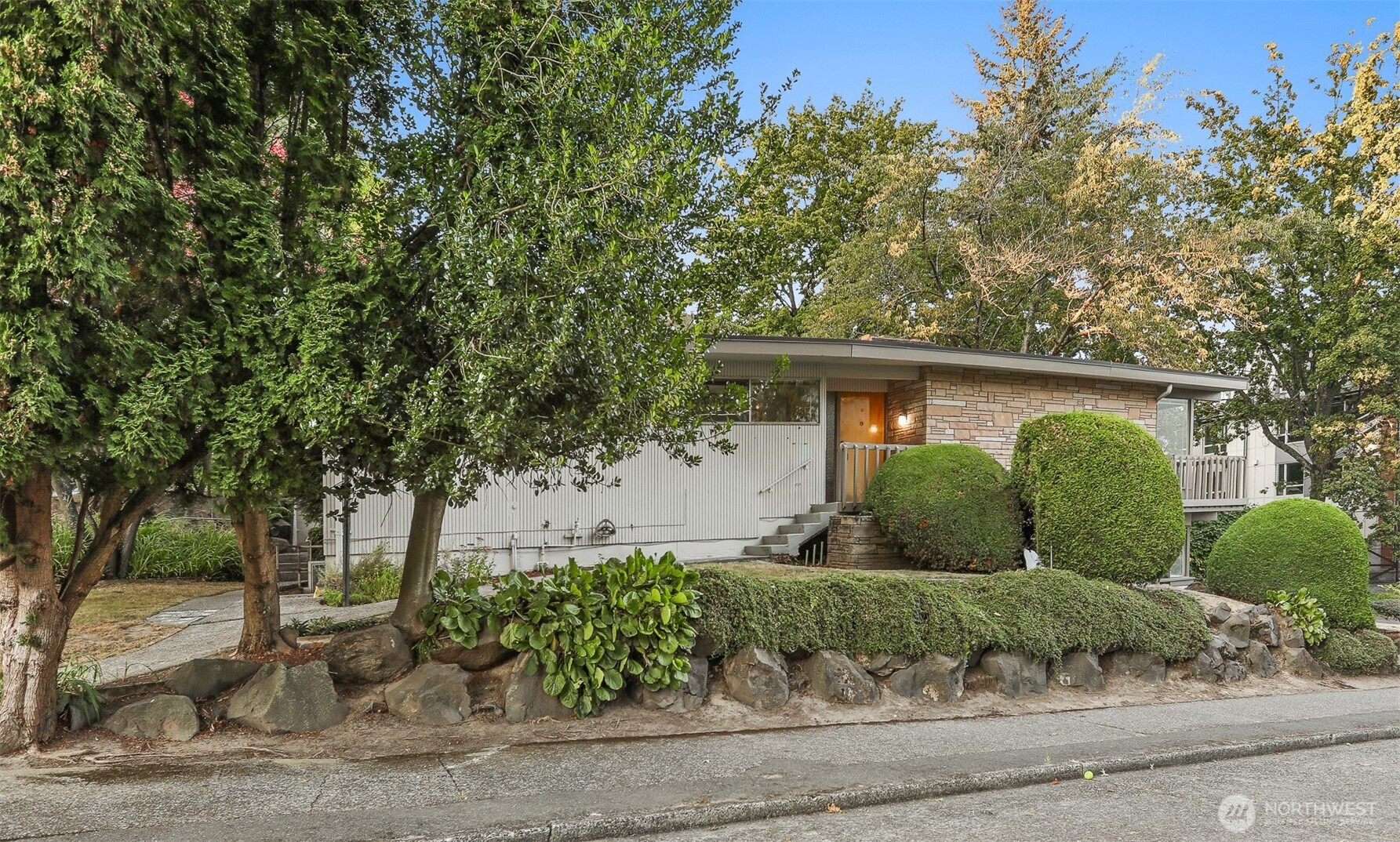 650 W Cremona Street, Seattle, WA 98119