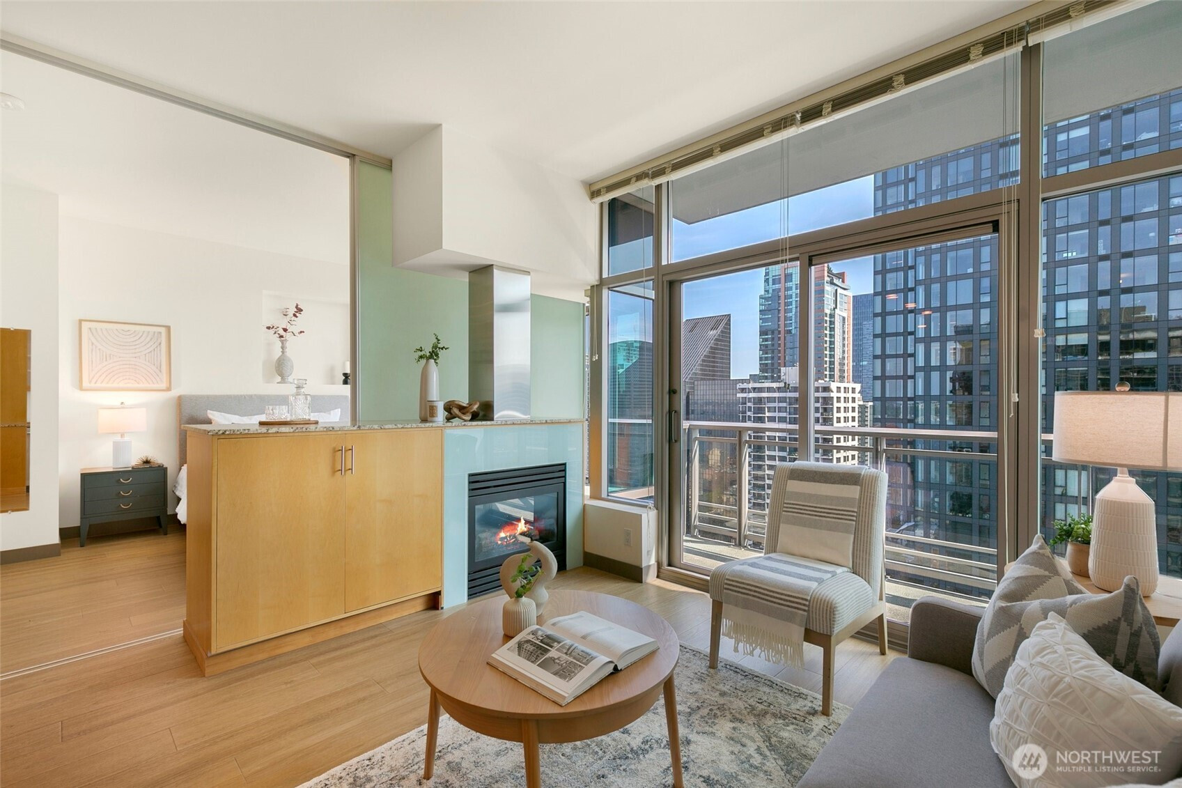 2033 2nd Avenue, Seattle, WA 98121