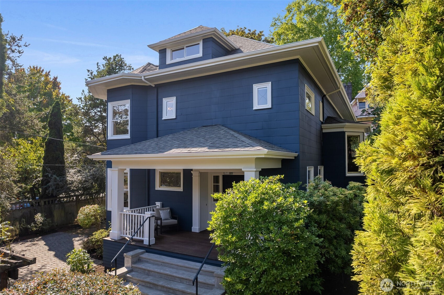 803 15th Avenue E, Seattle, WA 98112