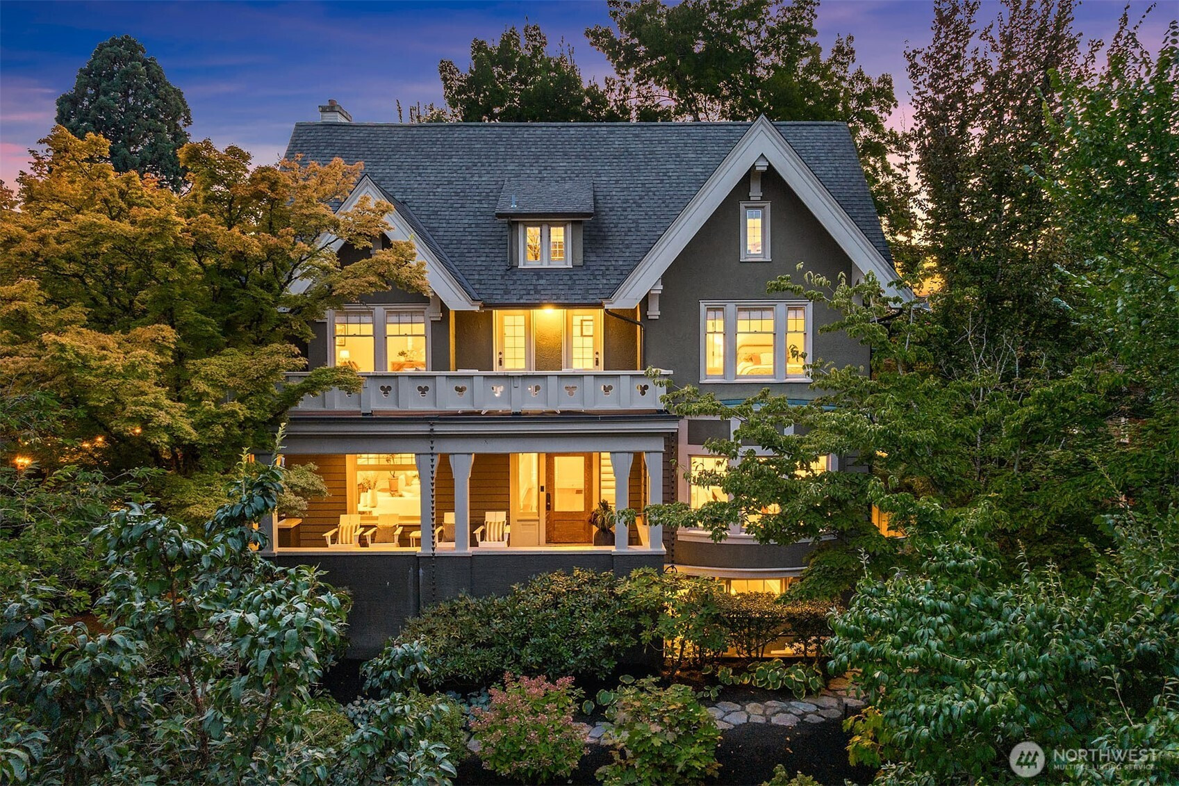 1129 22nd Avenue E, Seattle, WA 98112