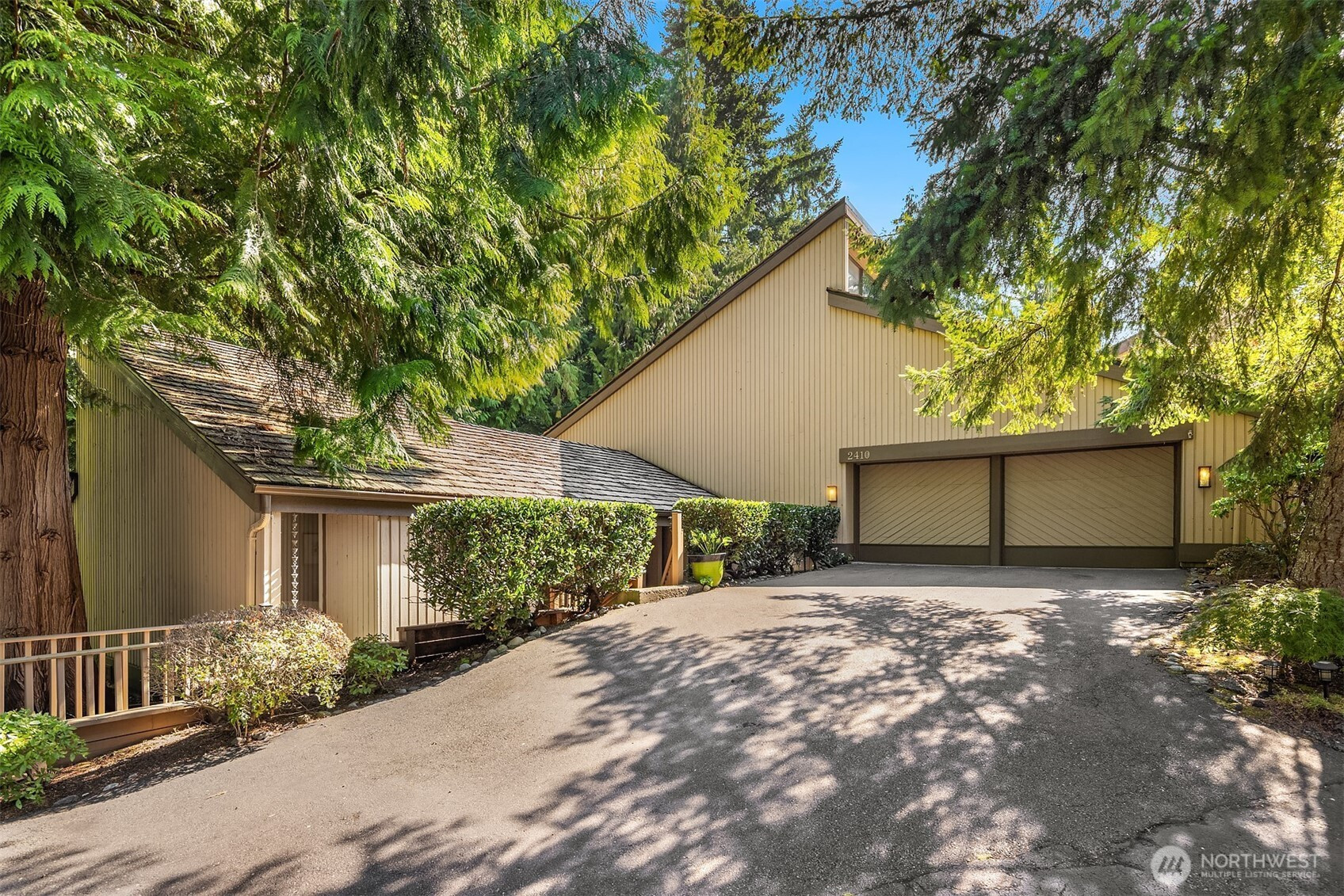 2410 Sahalee Drive W, Sammamish, WA 98074