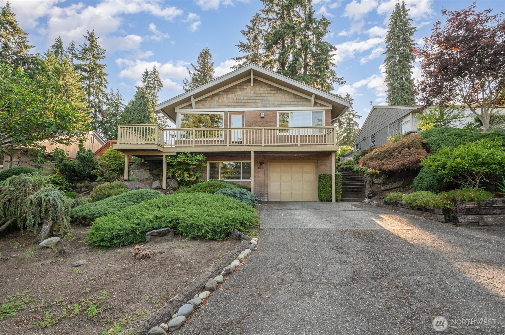 16719 39th Place NE, Seattle, WA 98155