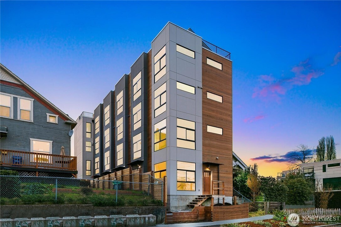1431 24 Avenue, Seattle, WA 98122