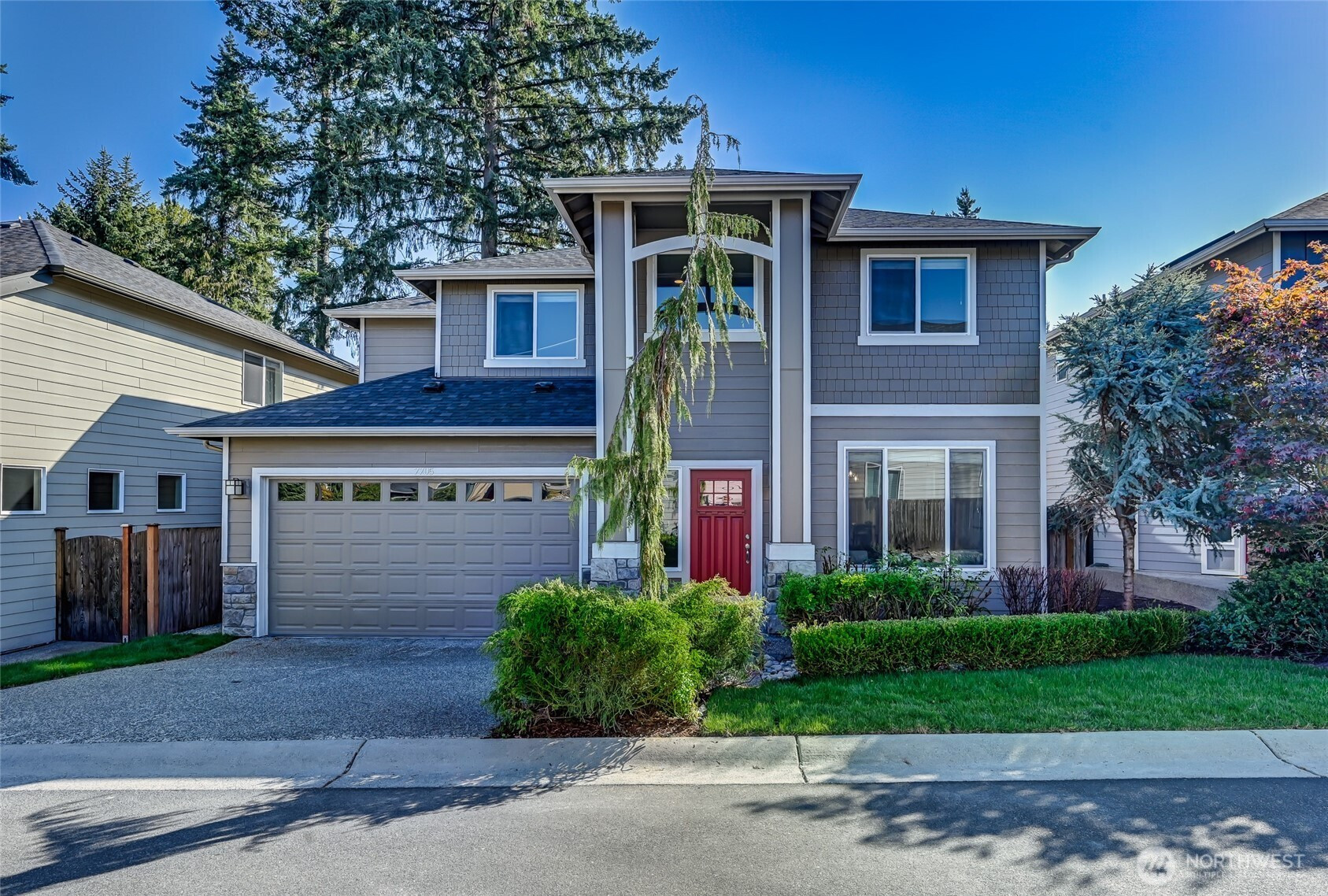 7705 NE 193rd Place, Kenmore, WA 98028