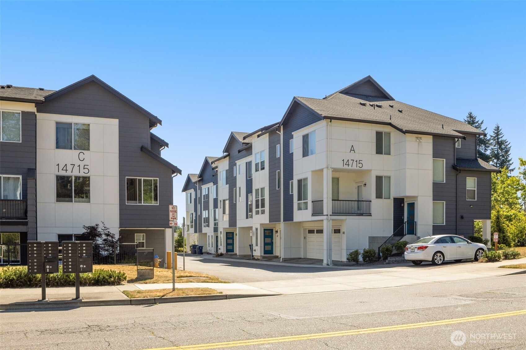 14715 Admiralty Way, Lynnwood, WA 98087