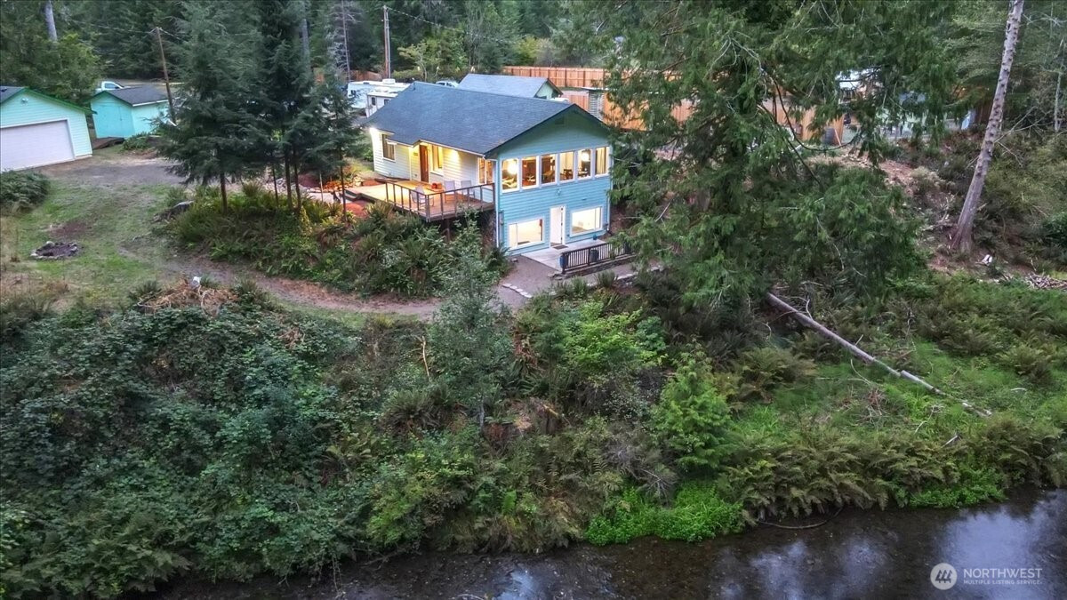 230 W Blueberry Lane, Elma, WA 98541