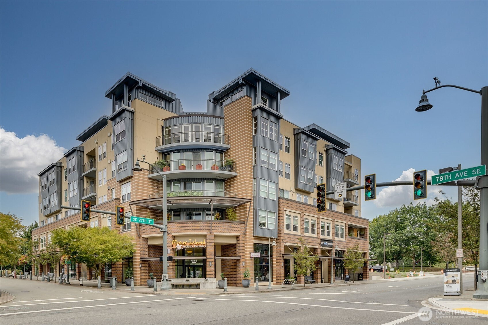 7800 SE 27th Street, Mercer Island, WA 98040