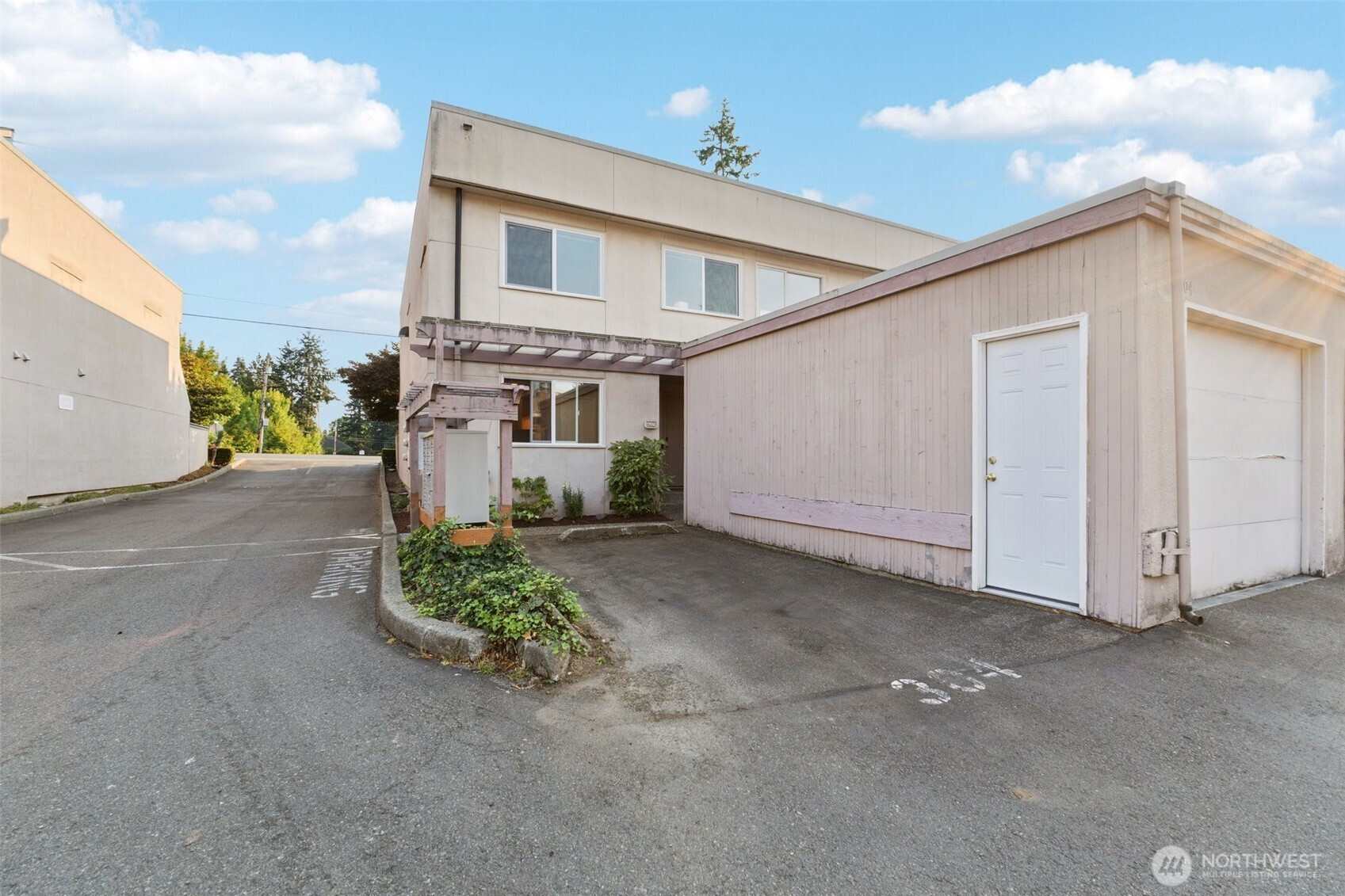8225 212th Street SW, Edmonds, WA 98026