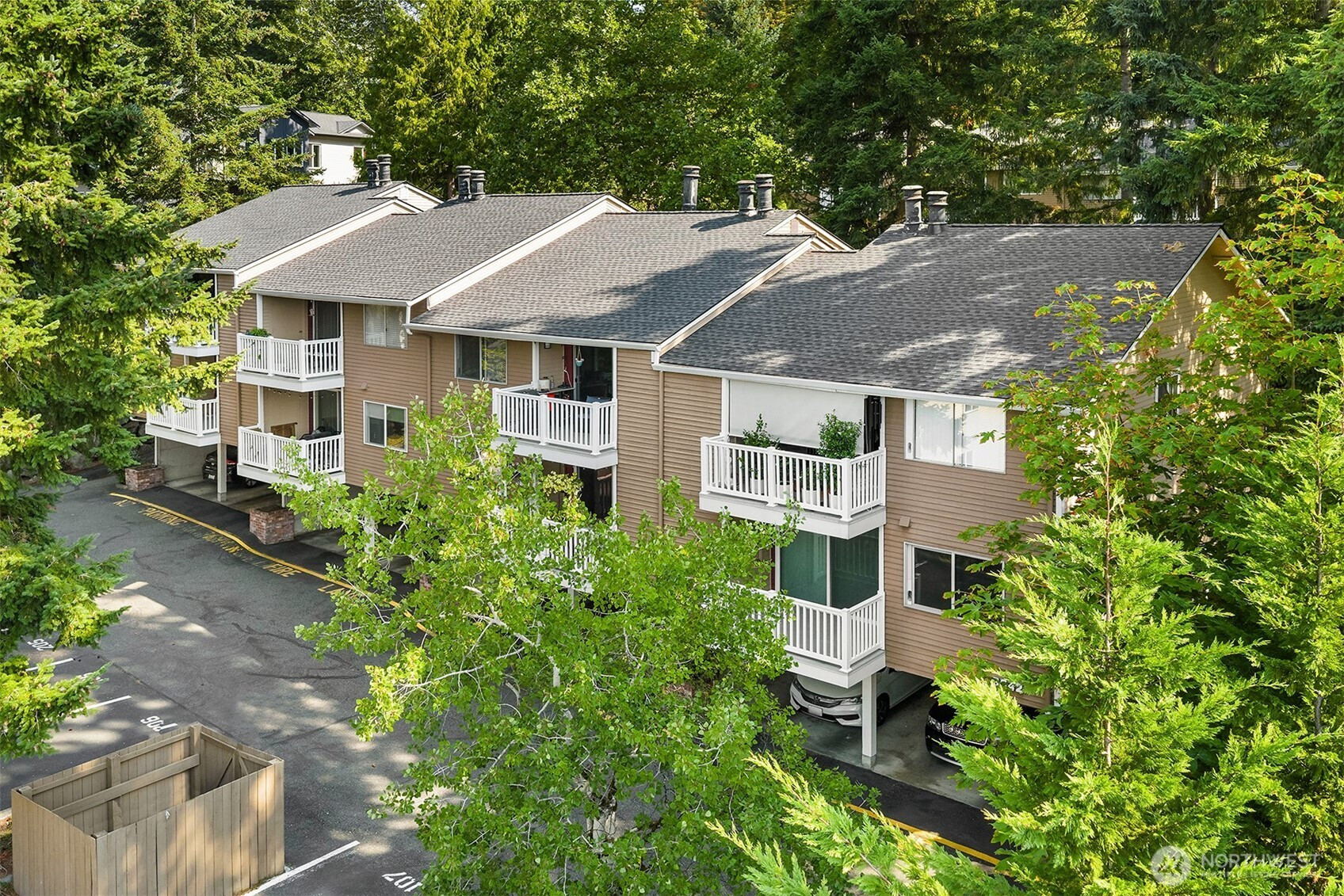 8652 164th Avenue NE, Redmond, WA 98052