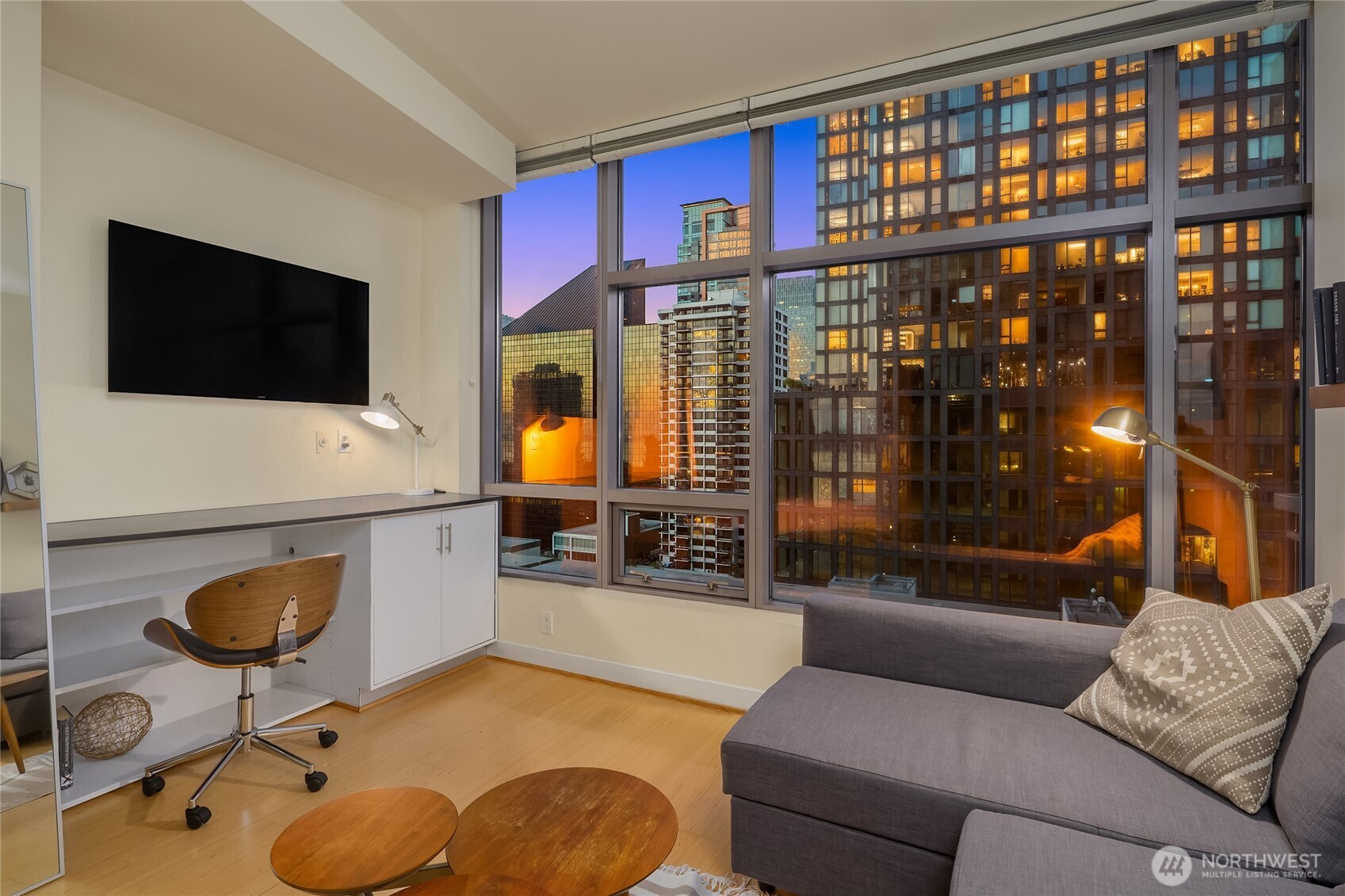 2033 2nd Avenue, Seattle, WA 98121