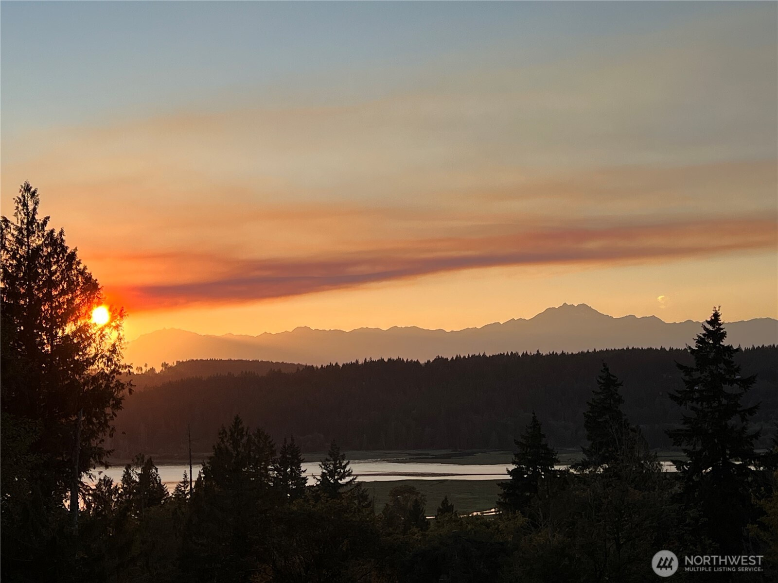 321 NE Alder Creek Lane, Belfair, WA 98528