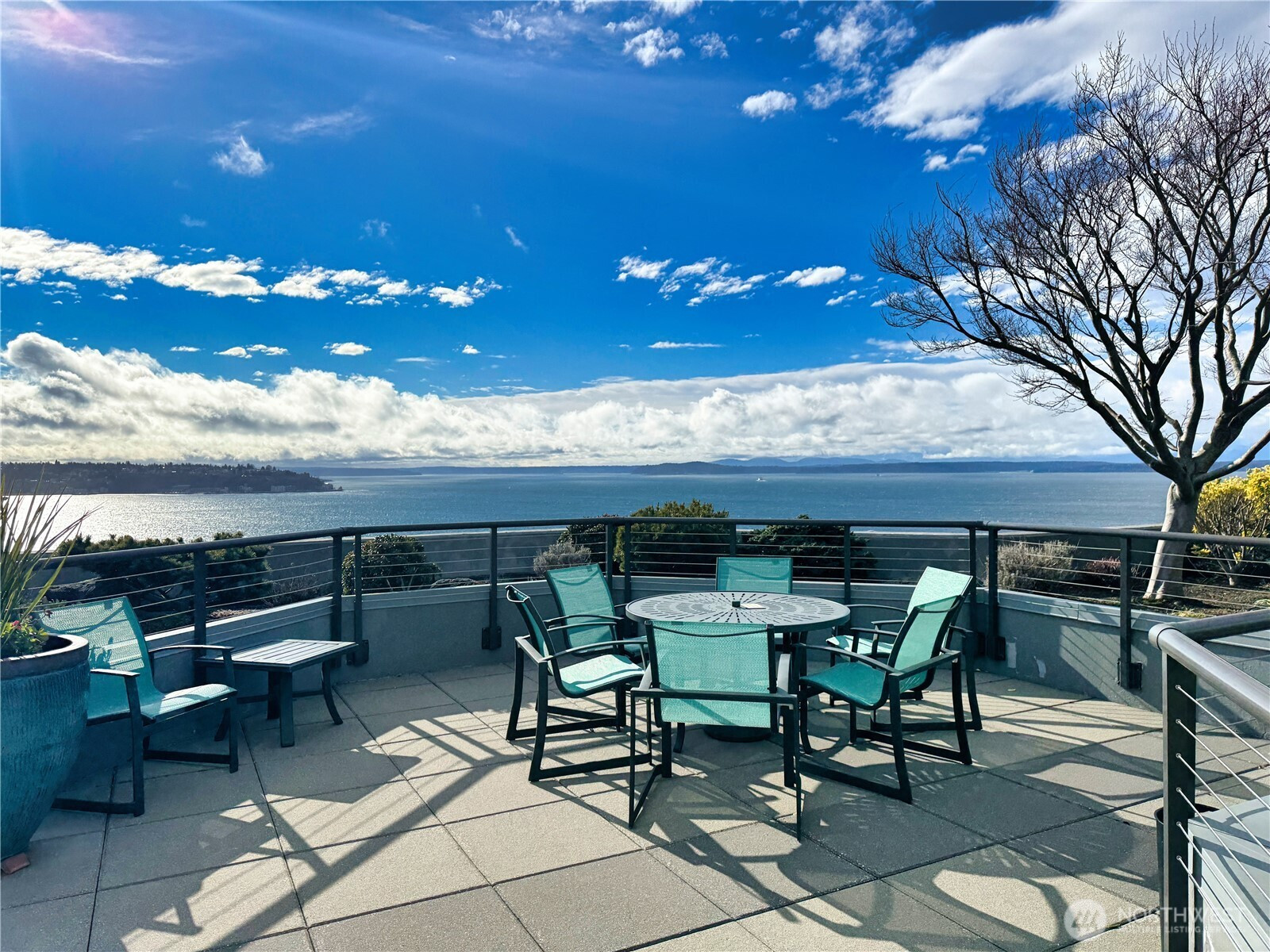 2621 2nd Avenue, Seattle, WA 98121