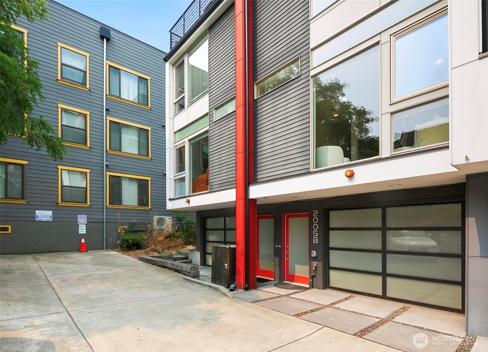 2005 E Denny Way, Seattle, WA 98122