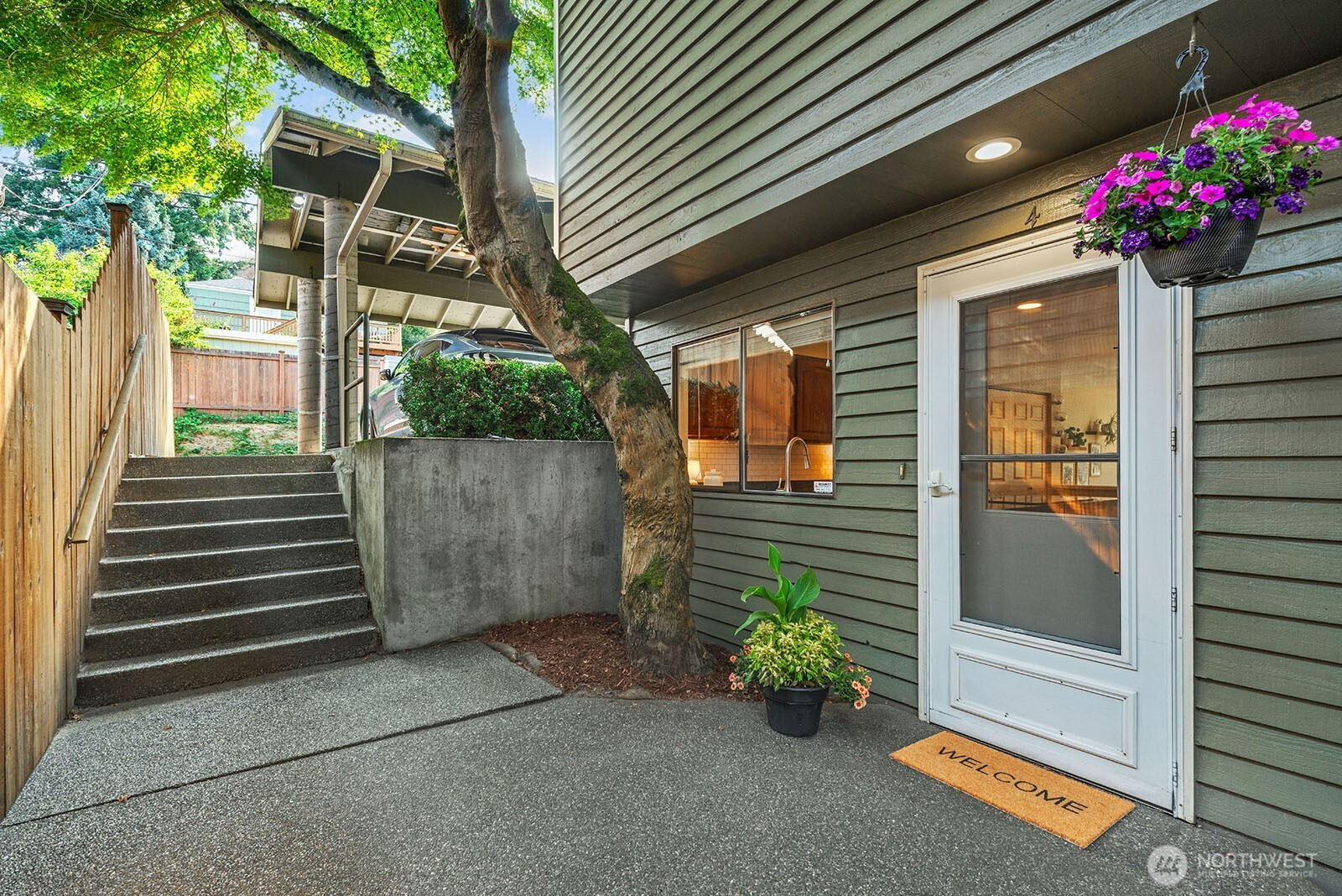 5932 Fauntleroy Way SW, Seattle, WA 98136