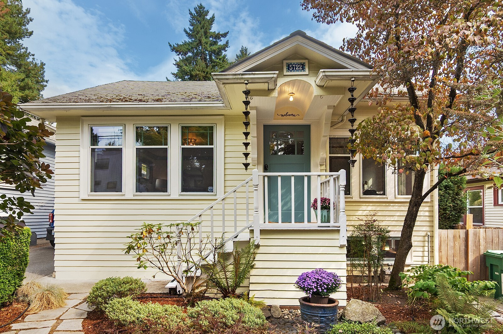 5722 25th Avenue NE, Seattle, WA 98105