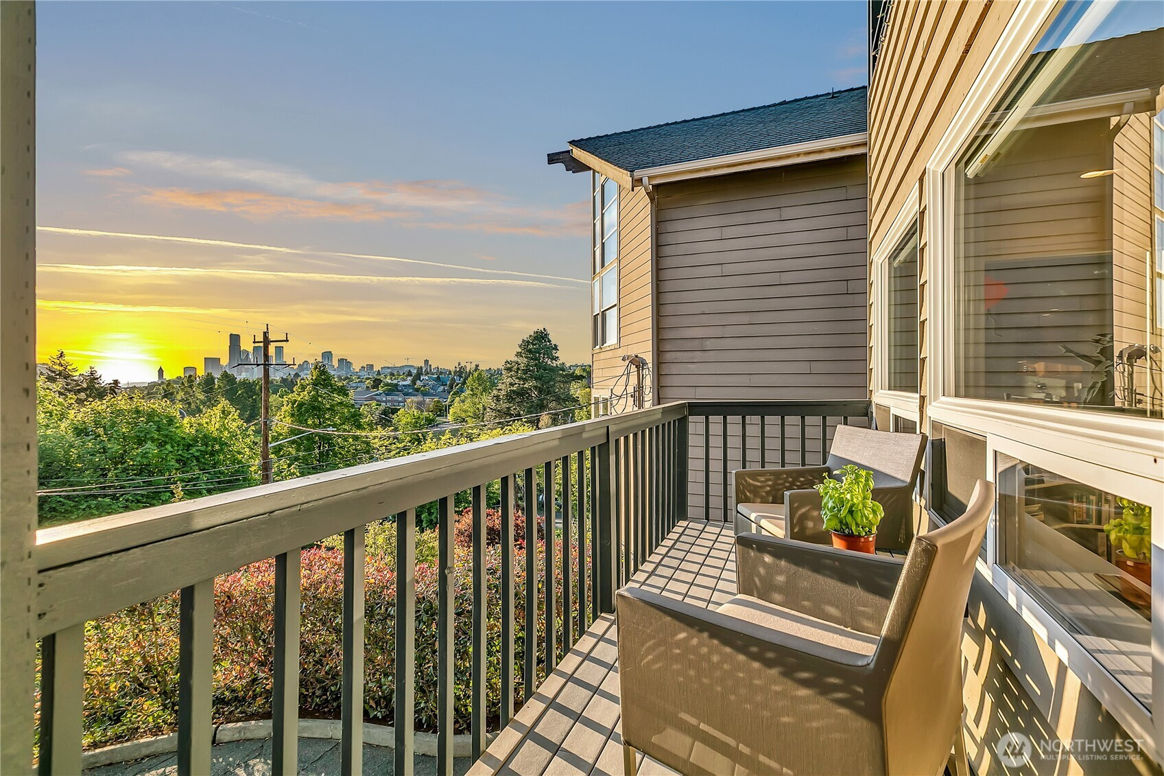 1706 Bradner Place S, Seattle, WA 98144