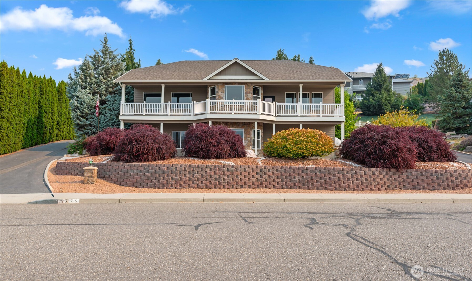 719 Briarwood Terrace, East Wenatchee, WA 98802