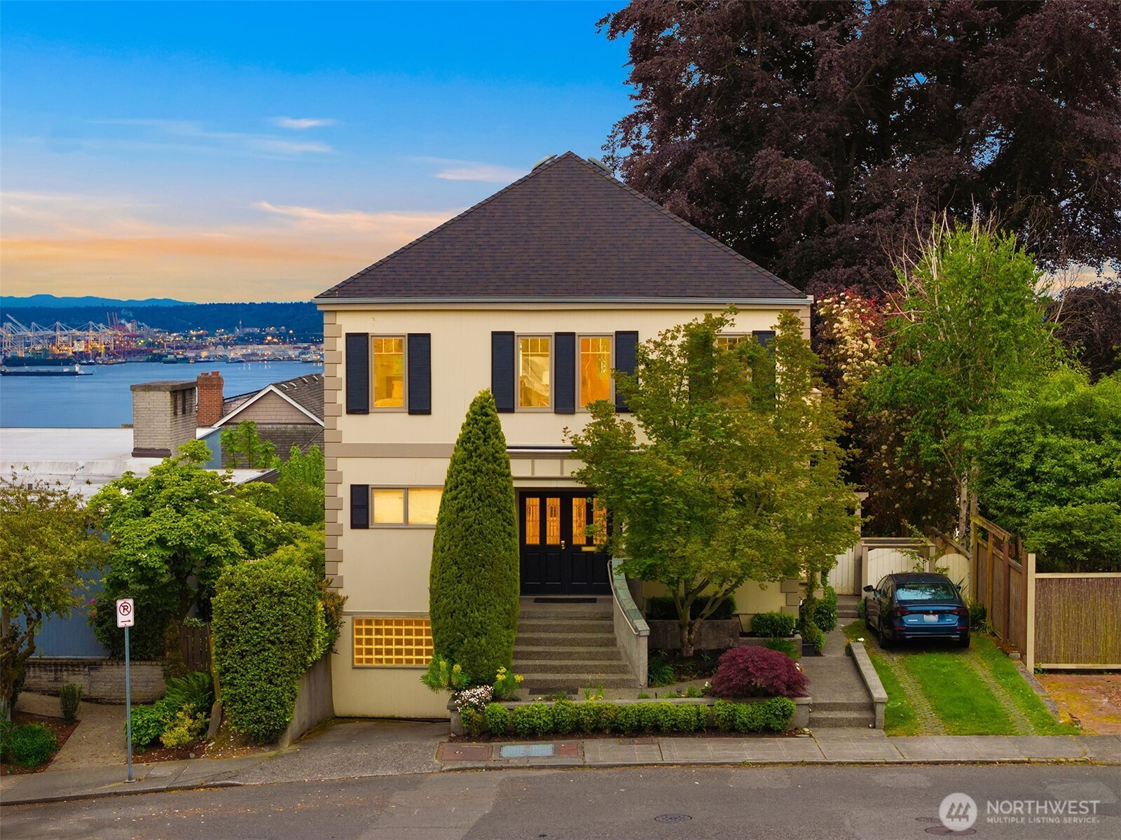 525 W Prospect Street, Seattle, WA 98119