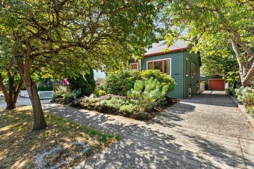6725 22nd Avenue NW, Seattle, WA 98117