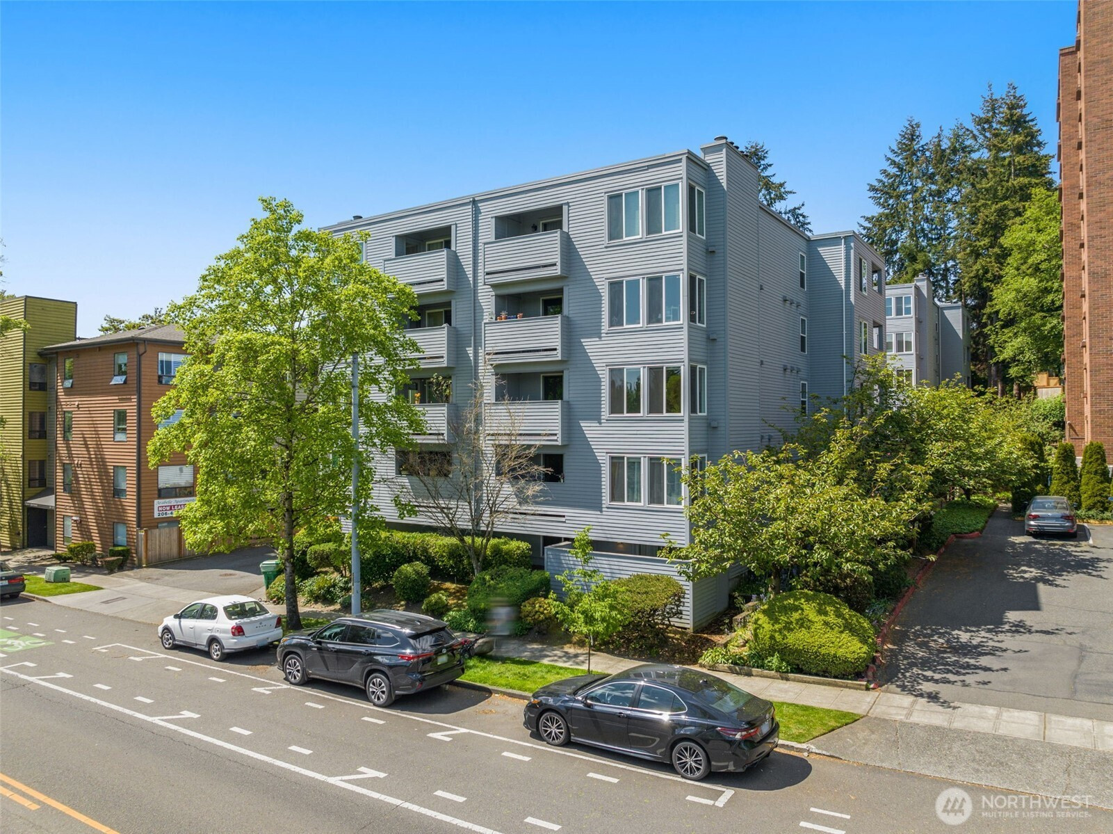 10329 Meridian Ave N, Seattle, WA 98133