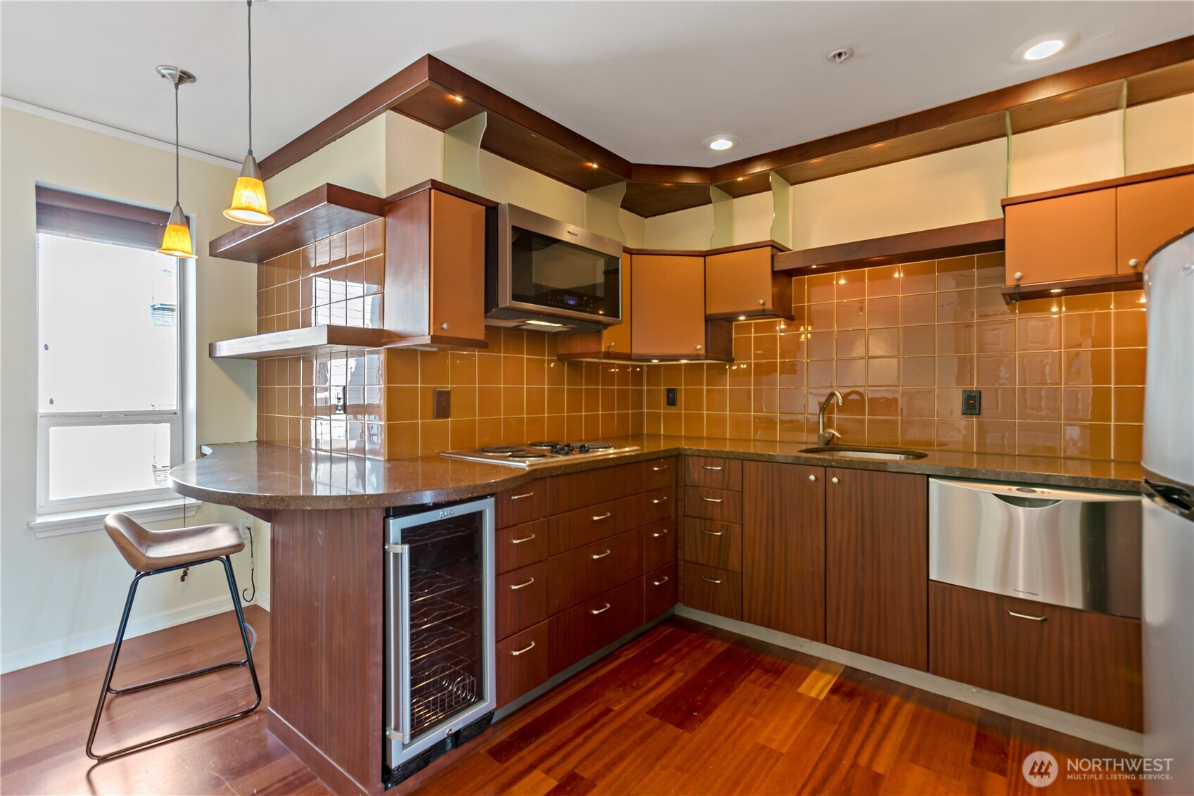 3028 Western Avenue, Seattle, WA 98121