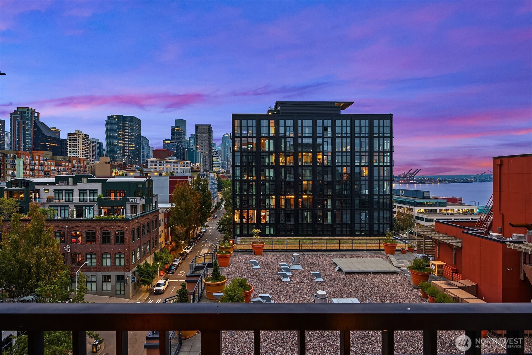2607 Western Avenue, Seattle, WA 98121