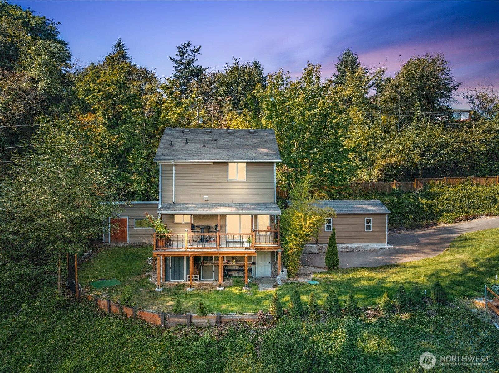 21216 Des Moines Memorial Dr S, Des Moines, WA 98198