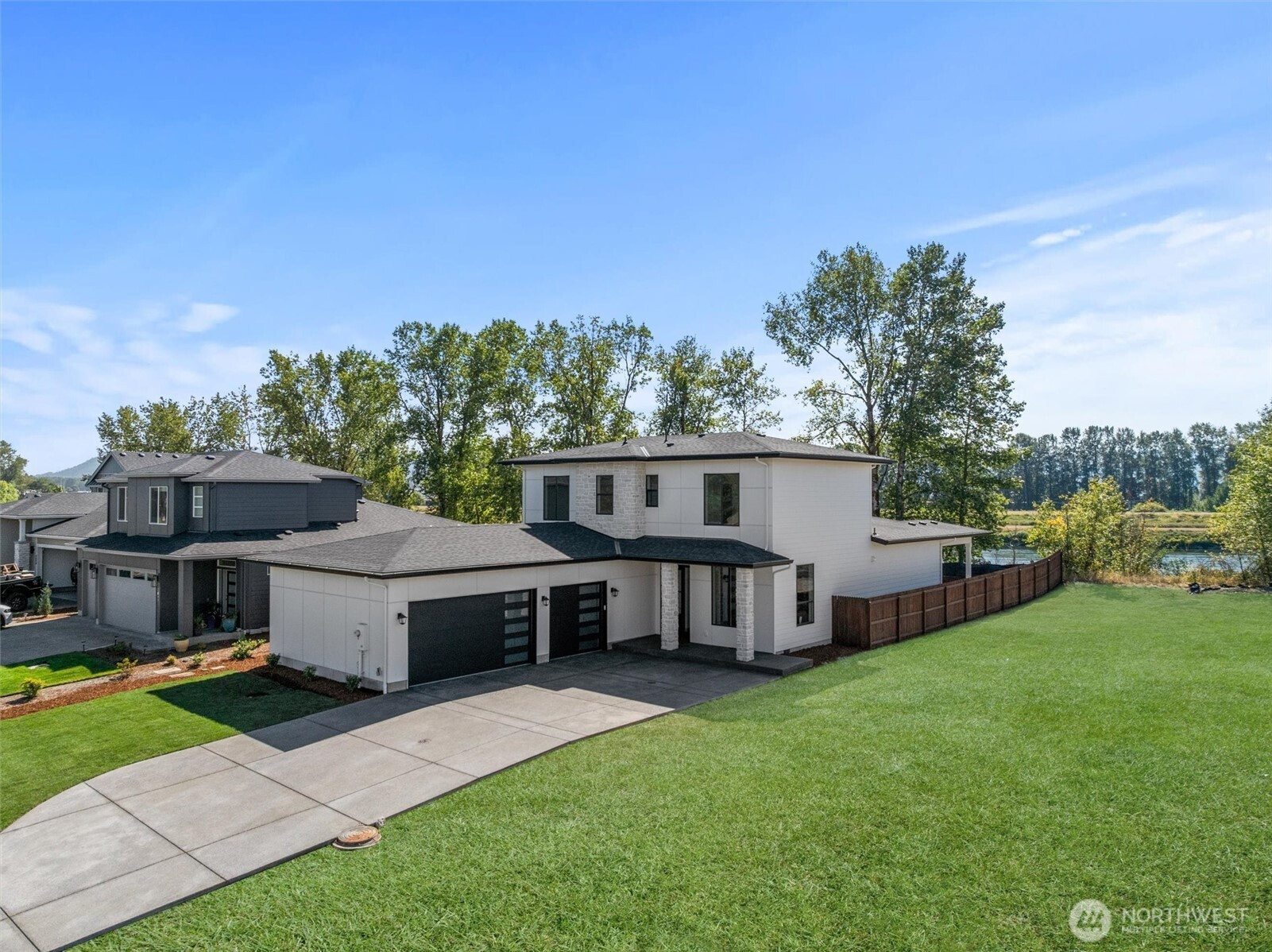 2040 S River Road, Kelso, WA 98626