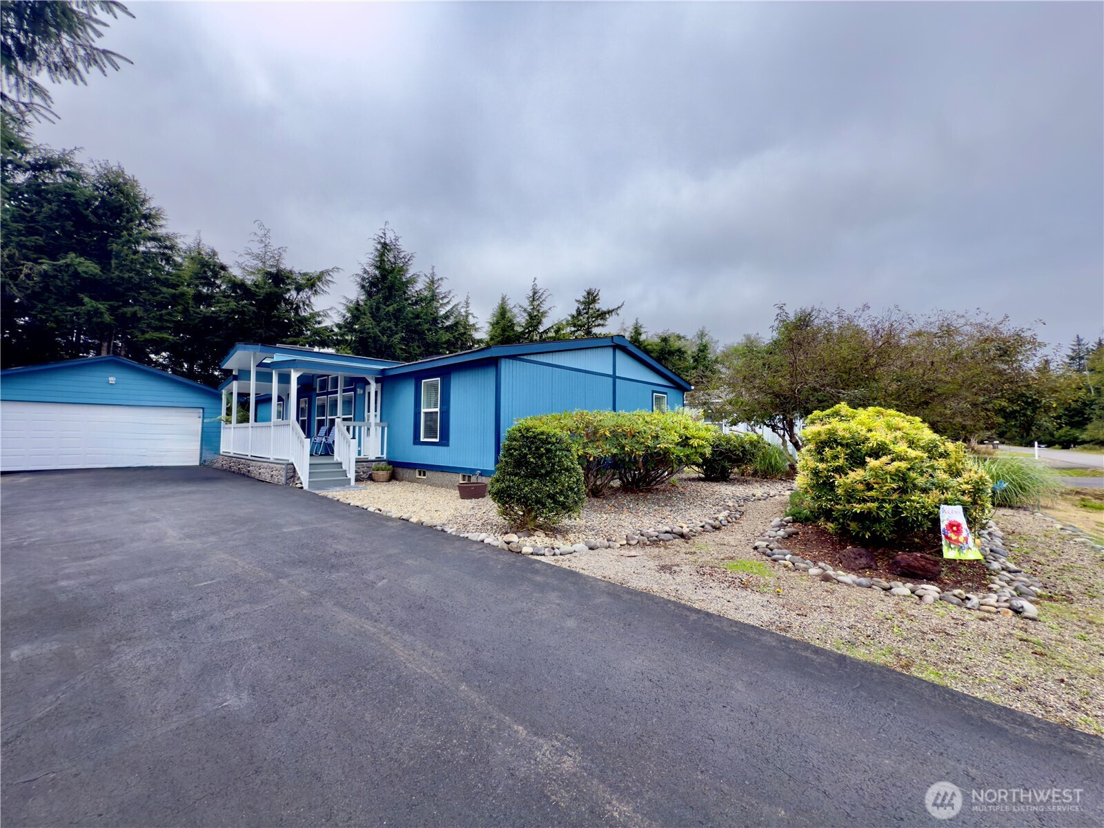 609 Chenois Avenue NE, Ocean Shores, WA 98569