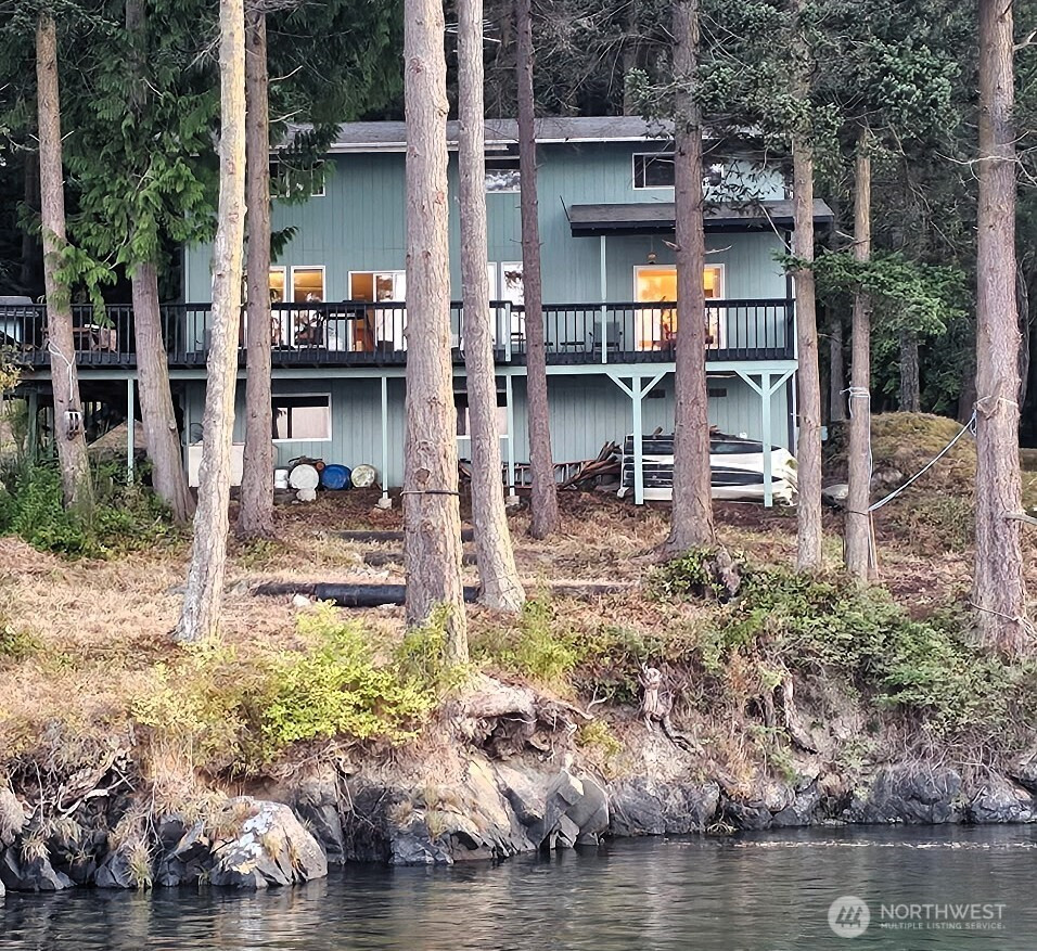 497 Chinook Way, Center Island, WA 98261