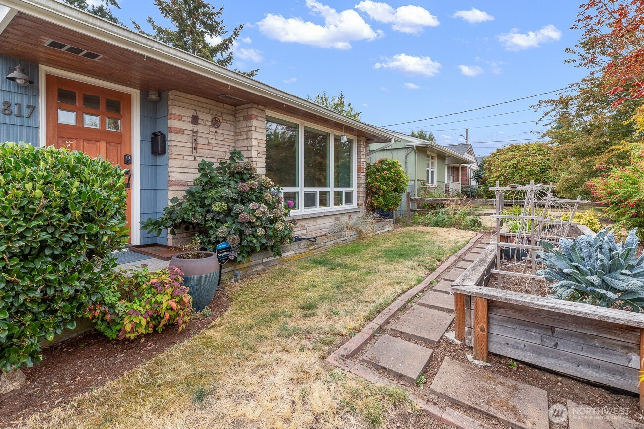 3817 SW Kenyon Street, Seattle, WA 98126