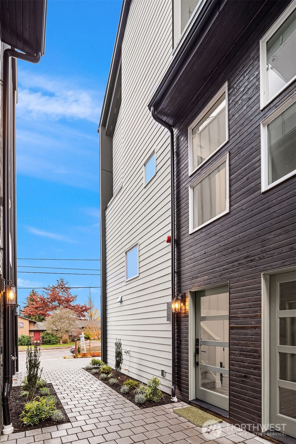 9033 8th Avenue NW, Seattle, WA 98117