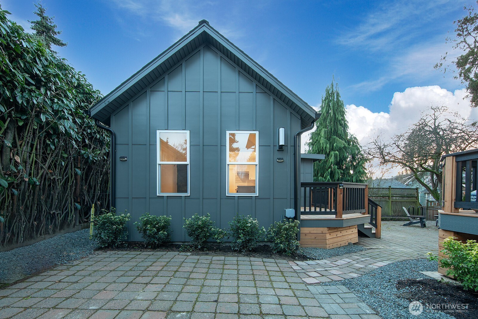 715 N 71st Street, Seattle, WA 98103