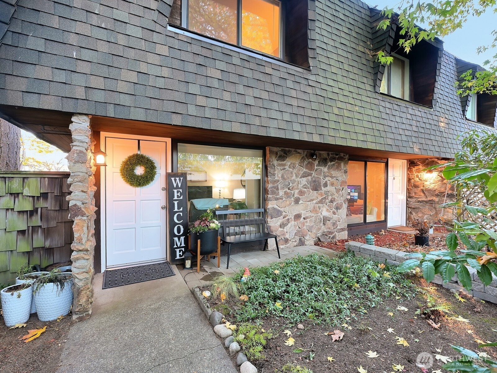 20620 76th Avenue W, Edmonds, WA 98026