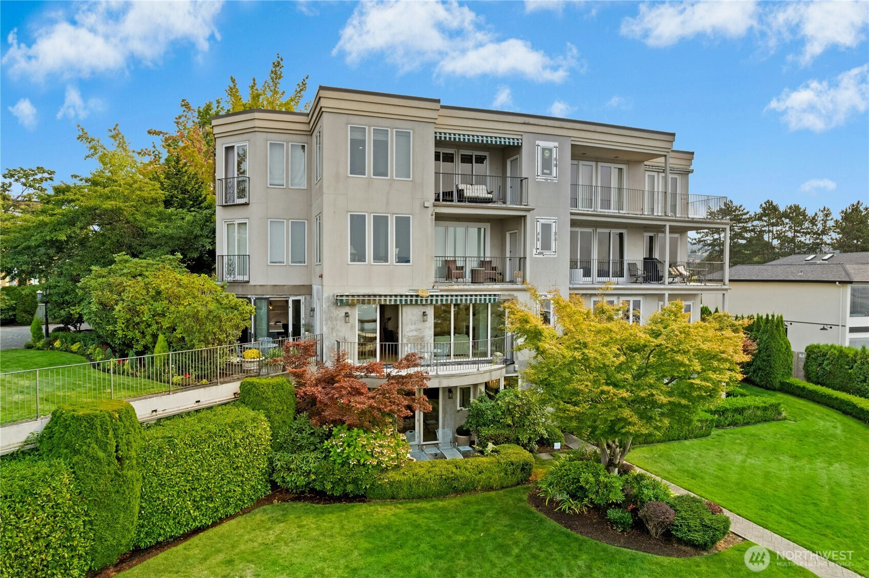111 Lake Avenue W, Kirkland, WA 98033