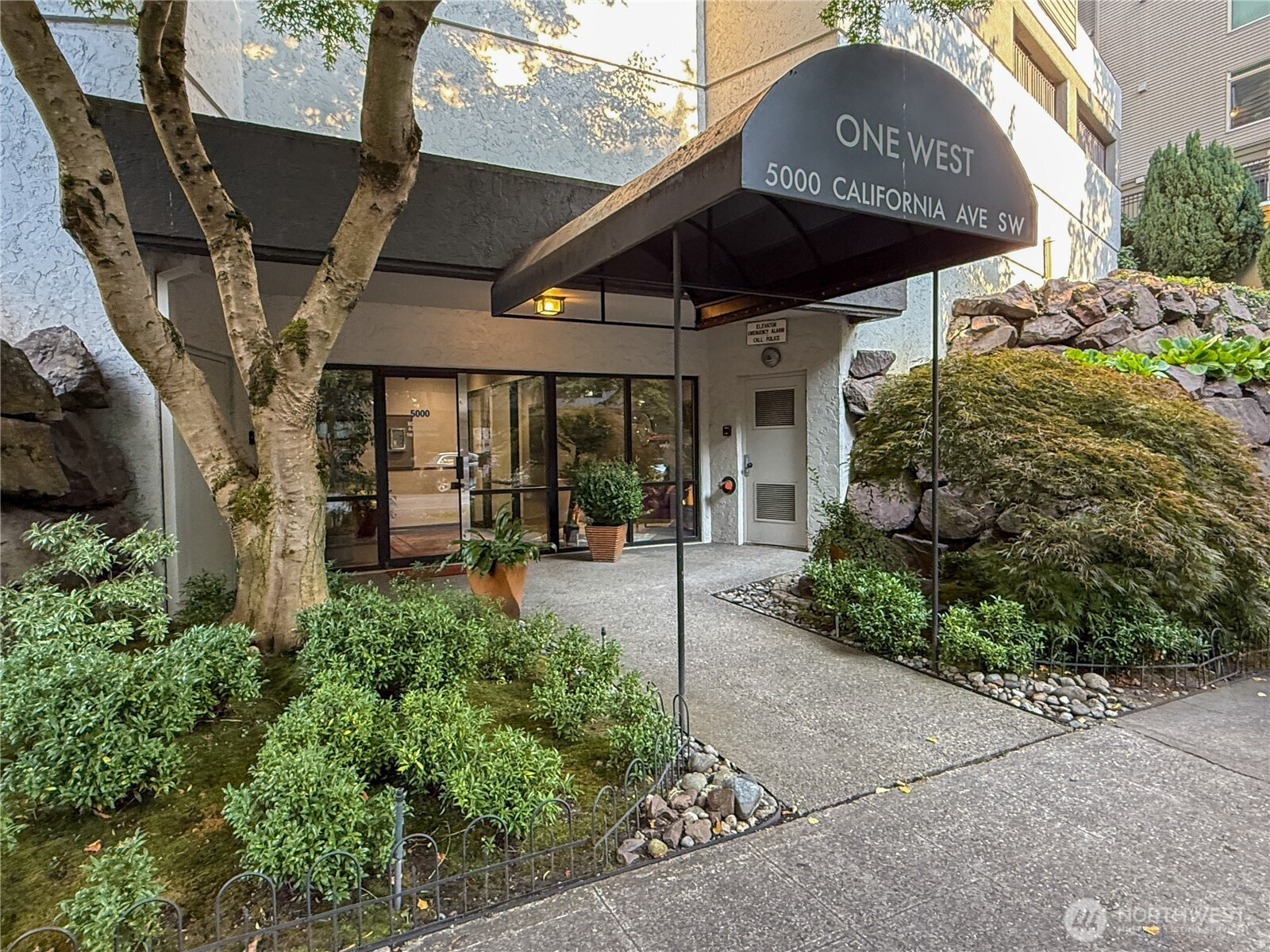 5000 California Avenue SW, Seattle, WA 98136