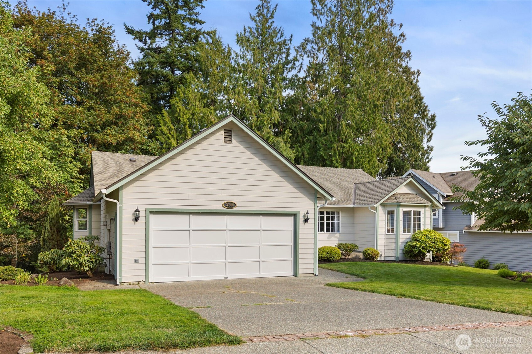 3744 NE Trout Brook Lane, Bremerton, WA 98311