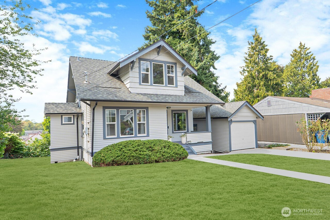 9835 60th Avenue S, Seattle, WA 98118