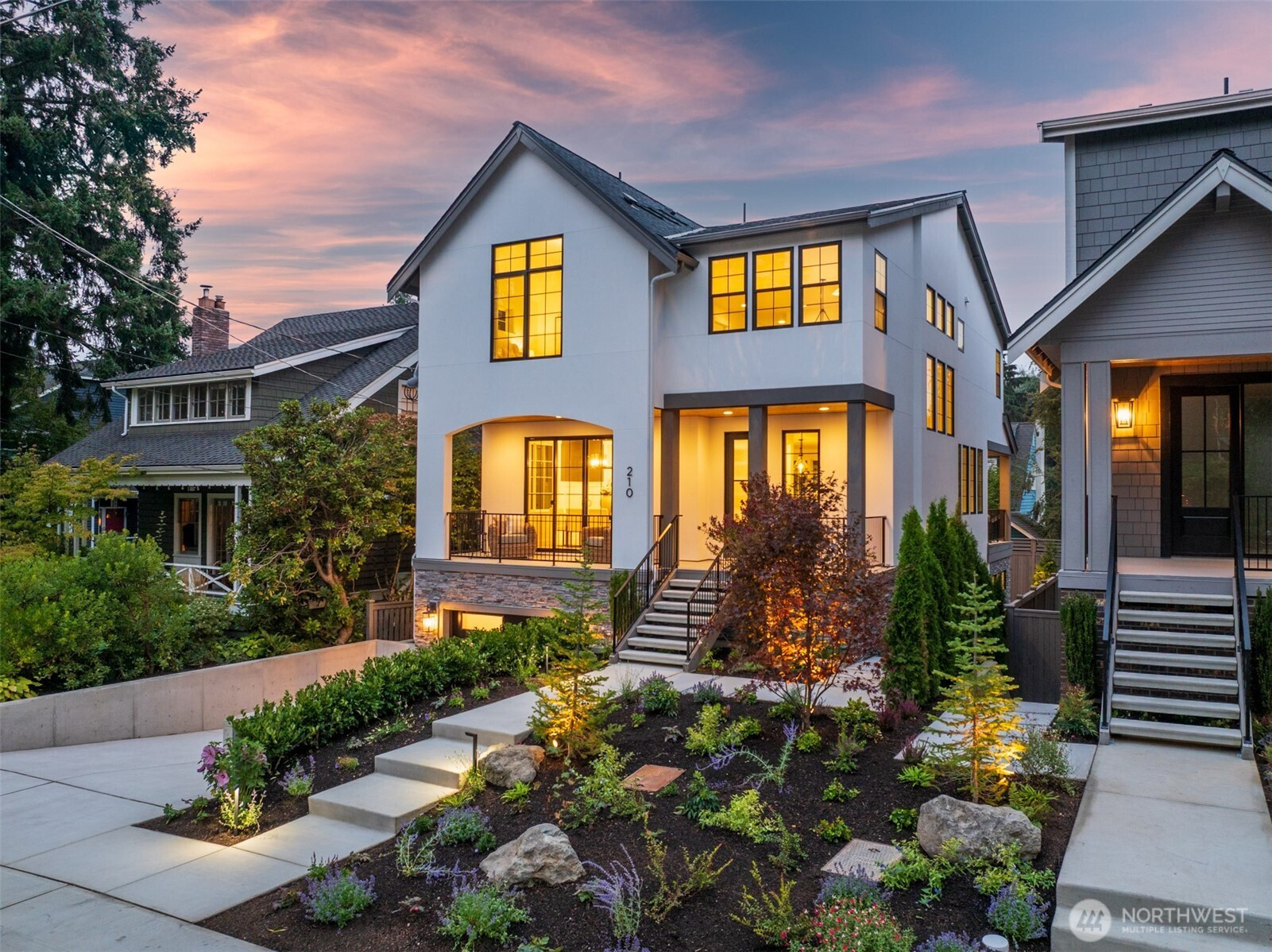 210 35th Avenue E, Seattle, WA 98112