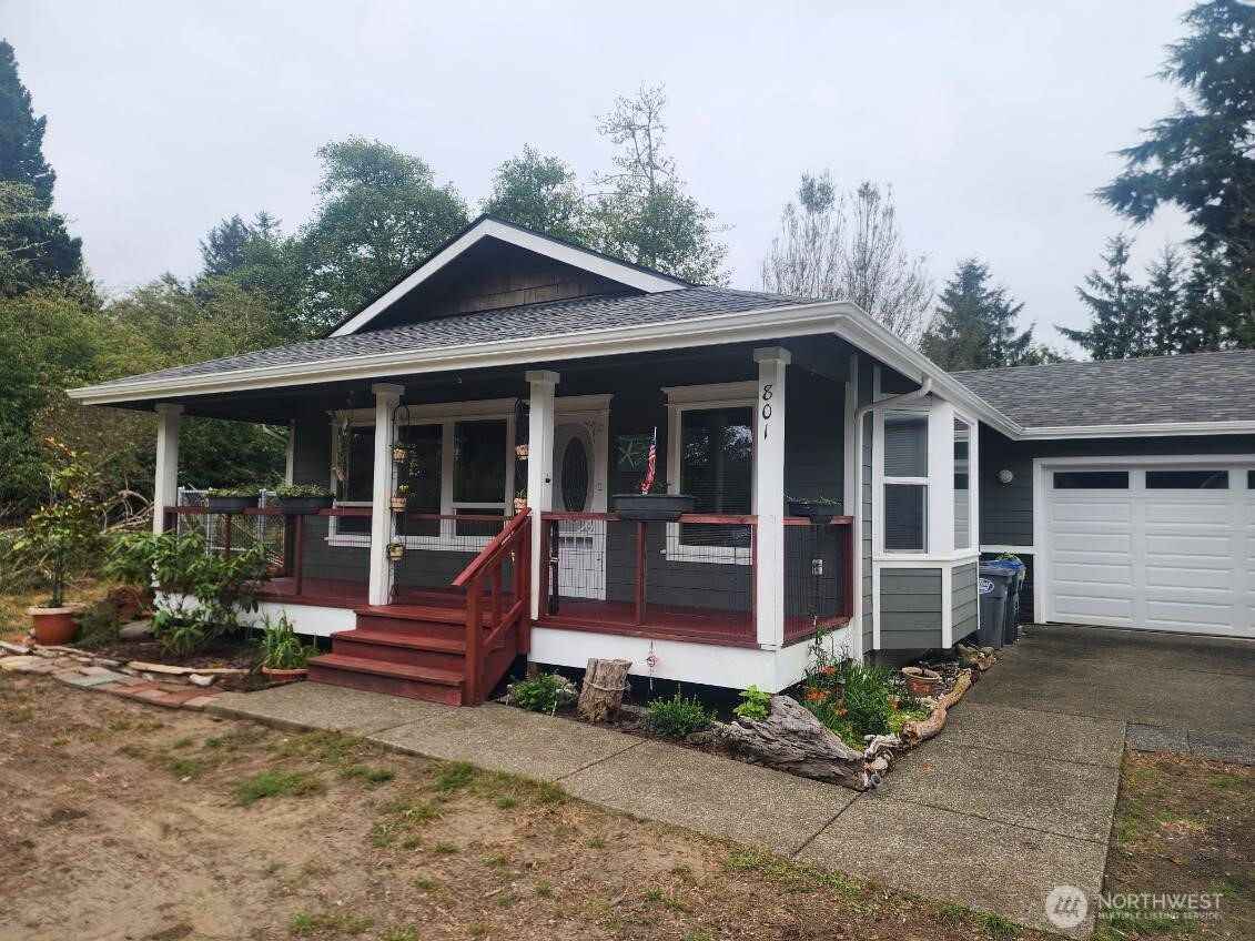 801 Mount Olympus Avenue SE, Ocean Shores, WA 98569
